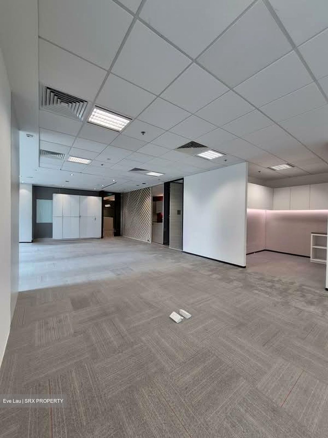 Ocean Financial Centre (D1), Office #584849791
